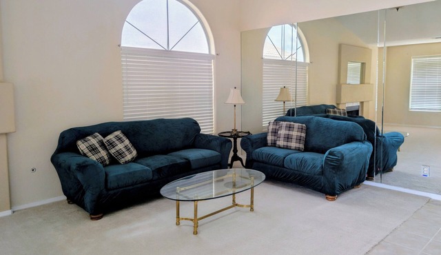 Spacious 3bd/2ba river getaway with RV/Boat parking