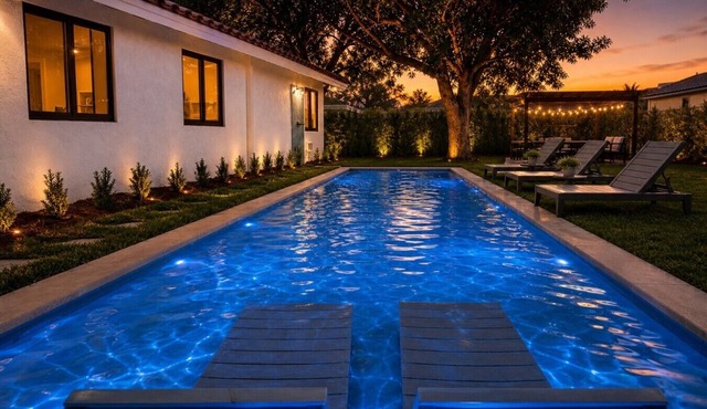 Spacious 8BR/6BA Pool Villa w/Entertainment Room