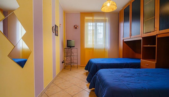 Spacious Accommodation in Lainate - 2 Large Bedrooms for 4