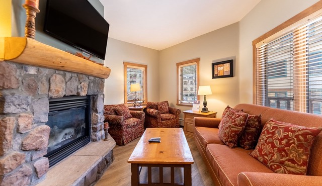 Spacious Condo in River Run and Walking Distance to Keystone Base Area!