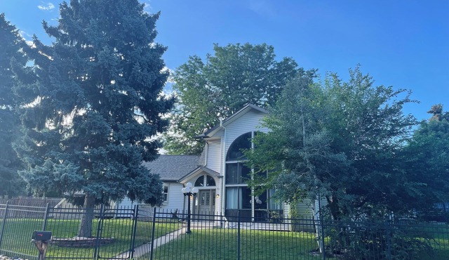 Spacious Home Close to Everything