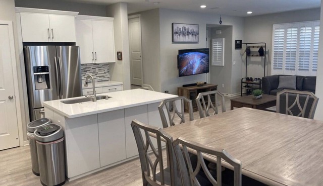 Spacious Home in Quiet Central Neighborhod