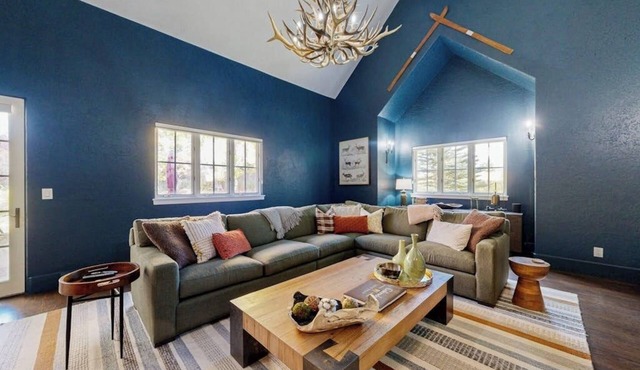 Spacious home w/private hot tub, modern kitchen, grill & great location