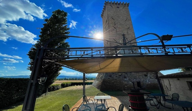 Spello By The Pool - Sleeps 11, Italy - Large private pool - Aircon - Wifi