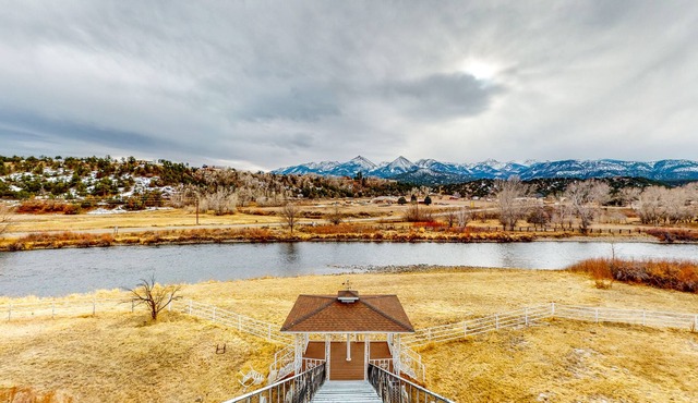 Sprawling Panoramic Views on the Arkansas River