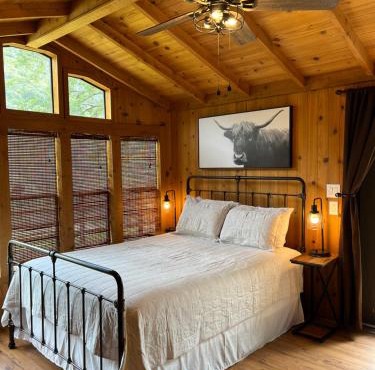 Stargazer Chalet, two bedroom with WiFi