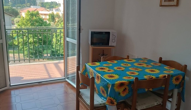 Stella Marina: Three-Bedroom Apartment with Pool, 3 Balconies, and Free Parking