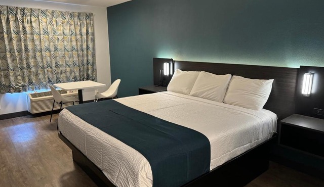 Studio 6 Suites Gardena, CA
