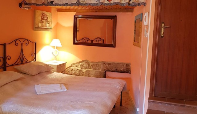Studio - Sleeps 2 - Pets - Parking - Wifi