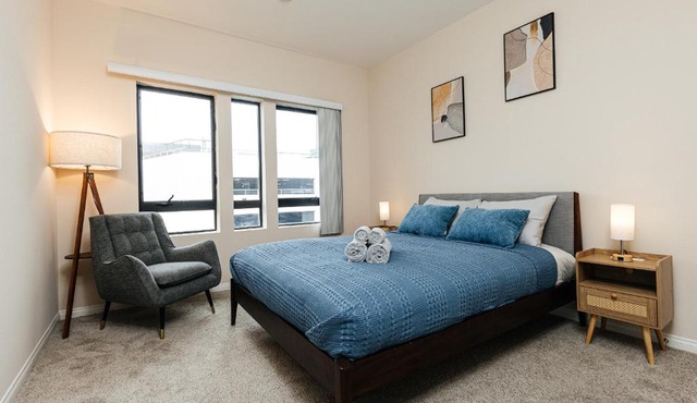 Stunning 2 bedroom near by The Grove
