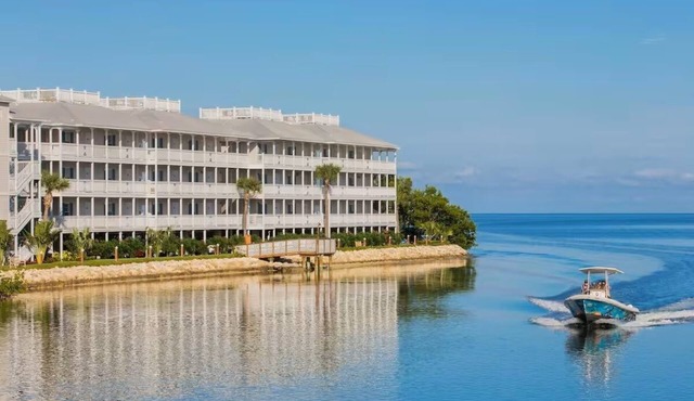 Stunning 2-Bedroom Villa in Key West - Desirable Location - Hyatt Beach House!