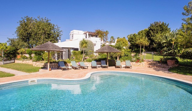 Stunning 4 Bedroom villa with private pool & air conditioning.
