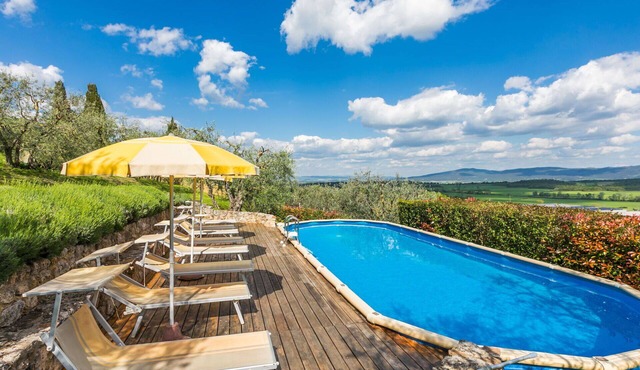 Stunning private villa for 8 guests with WIFI, private pool, TV, terrace and pets allowed