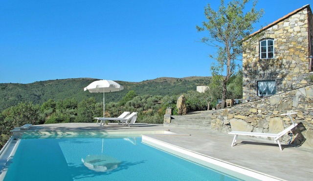 Stunning private villa for 5 guests with private pool, WIFI, TV and patio