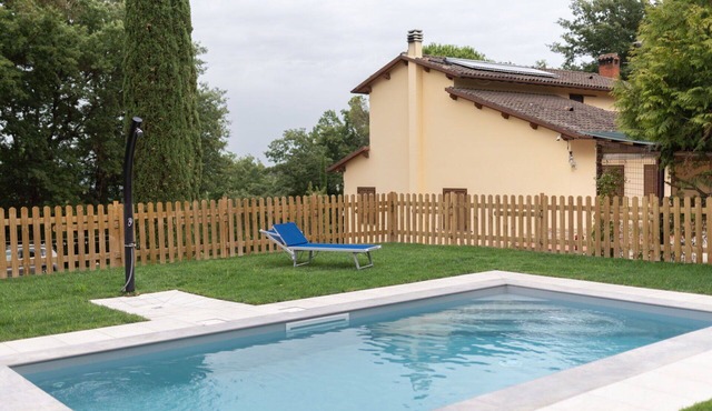 Stunning private villa for 7 people with private pool, WIFI, TV, terrace and pets allowed