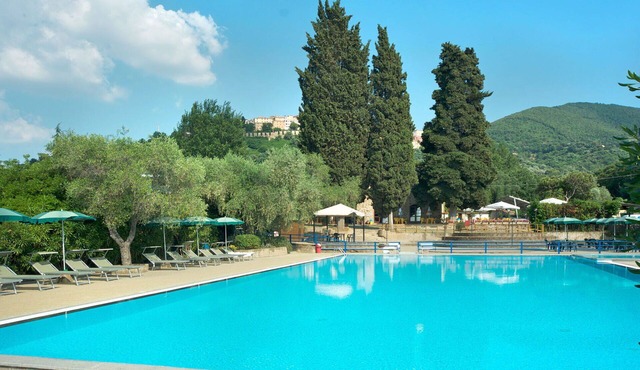 Stunning private villa for 5 guests with WIFI, A/C, pool, TV, terrace and pets allowed