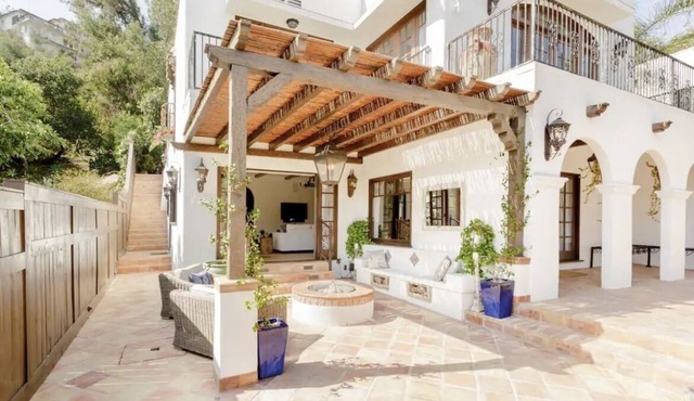 Stunning Spanish Villa/Duplex in Hollywood Hills