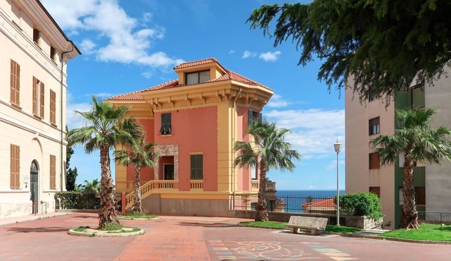 Stunning villa for 6 guests with hot tub, WIFI, TV, terrace and pets allowed