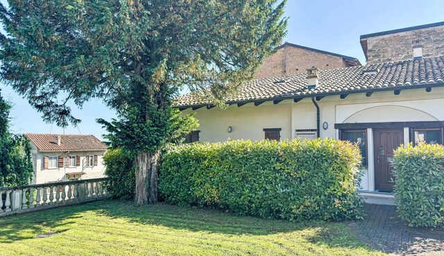 Stunning villa for 3 people with A/C, TV, terrace, pets allowed and panoramic view