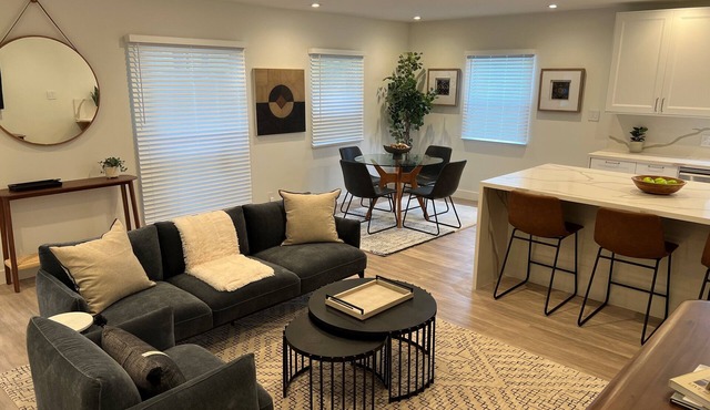Stylish 2 Bedroom Home in Santa Monica