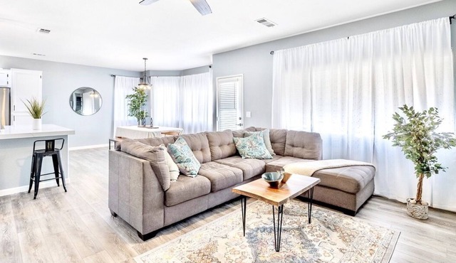 Stylish & Modern Retreat Near Diamond Valley Lake!