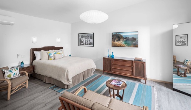 Stylish Retro Private Studio & Pool Long Bch