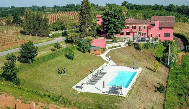 Stylish villa in its own vineyard with pool