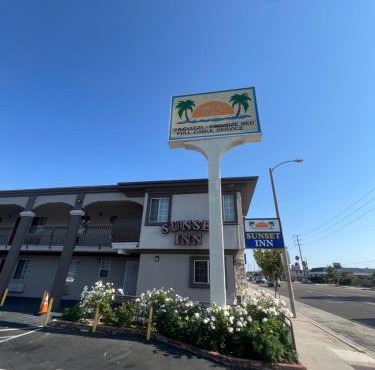 Sunset Inn & Suites