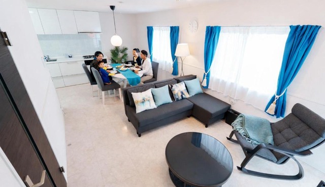 Sunstone Residence 2F - Free Rental Car & Airport Pickup - 10 Min to American Village