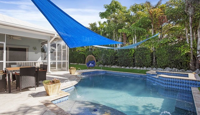 Superb Keys home w/heated pool, jacuzzi, fast wifi & more!