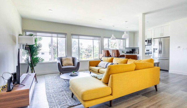 Superb Redondo Beach 2BR, nr Dining & 1 Block to Beach, by Blueground