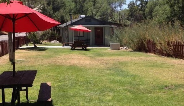 The Kaweah River Cabin sleeps up to 8 guests, located 3 minutes from entrance