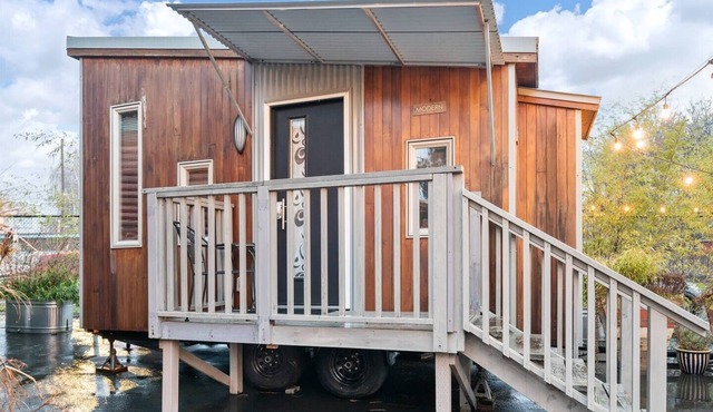The Modern - Custom Tiny Home w/Modern Vibe
