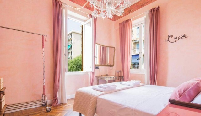 The Suite Portofino is an intimate and refined space, inspired by the most famous village on the Ligurian Riviera. Designed for those seeking elegance, romance, and comfort, it offers the opportunity to experience Genoa in a unique historic residence, wi