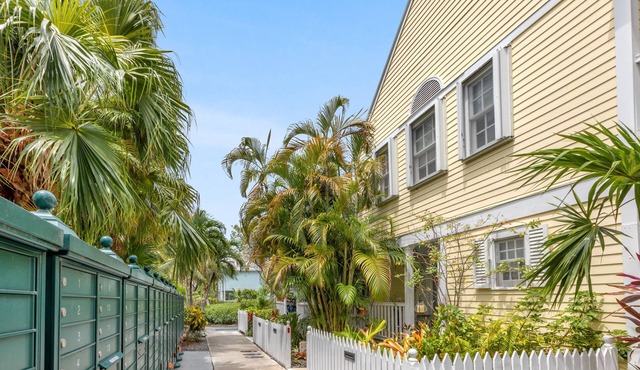 THE SWEET LIFE ~ Charming First Floor 2 BR/1 Ba Condo w/Community Pool!
