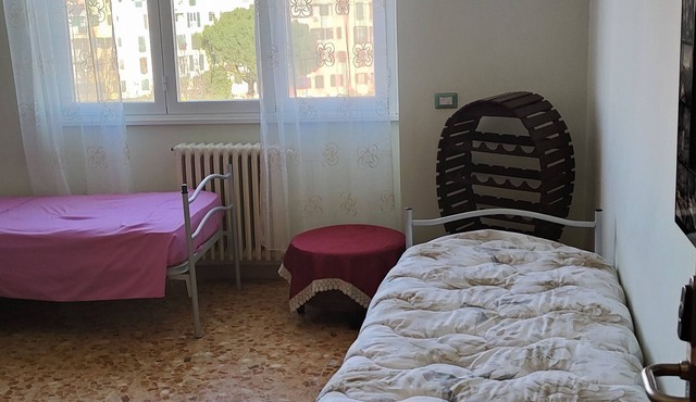 Third floor apartment near Vatican, Metro, parking, climate and free WiFi!