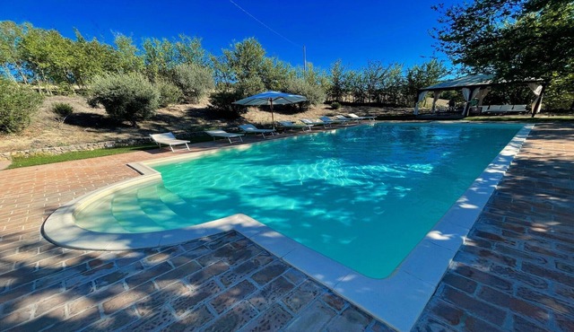 TODI BY THE POOL/SLEEPS 10/EXCLUSIVE POOL/WALK TO TODI 4 KMS/RESTAURANT 0.5 KMS