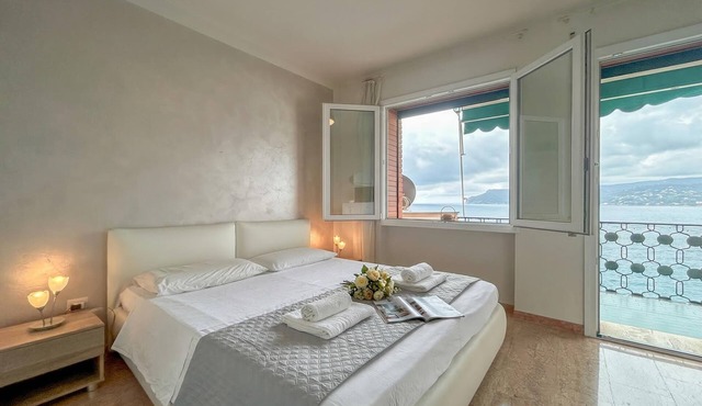 Torre Sea-View Apartment, Bergeggi, Italy