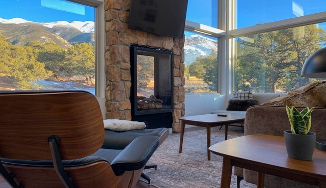 Trails End Getaway · Modern Cabin w/Hot Tub near Sand Dunes Nat'l Park