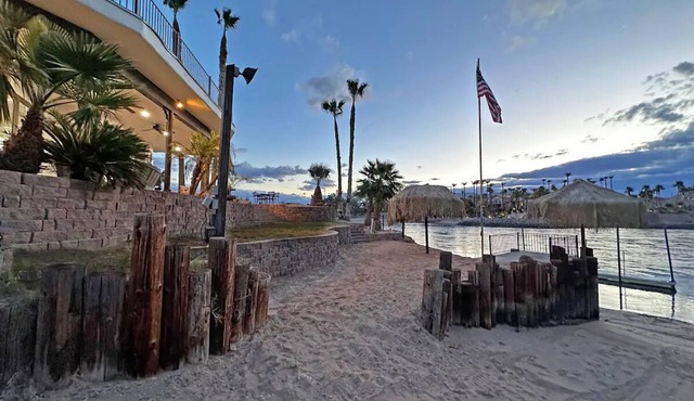 Tranquil Riverfront Luxury Home!