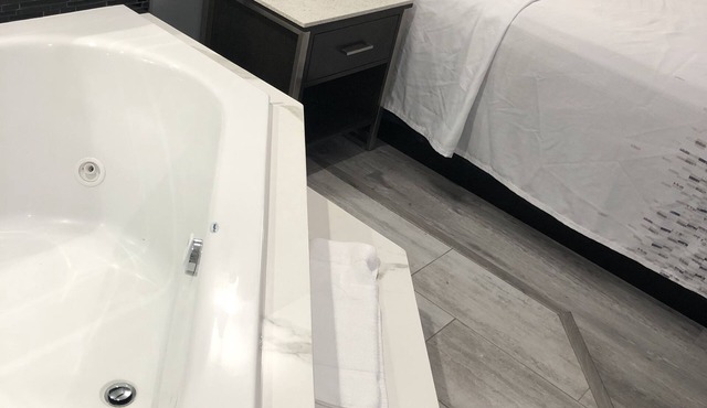 Travelodge Inn & Suites by Wyndham West Covina