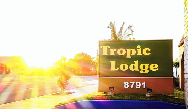 Tropic Lodge