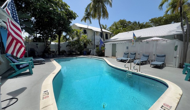 Tropical Village: 12BD/9BA Enclave for Large Groups. Gated. Pool/Hot Tub/Garden