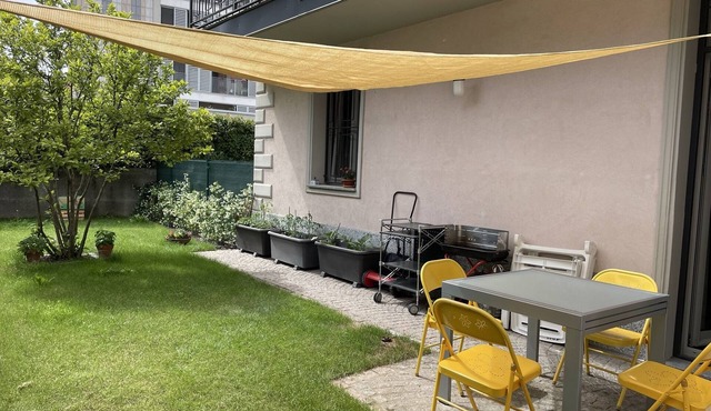 Two-room apartment with an enchanting private garden. With a streetcar you are in the Duomo !
