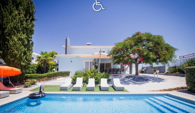 Ultra-Spacious Villa for 10 with pvt heatable swimming-pool.