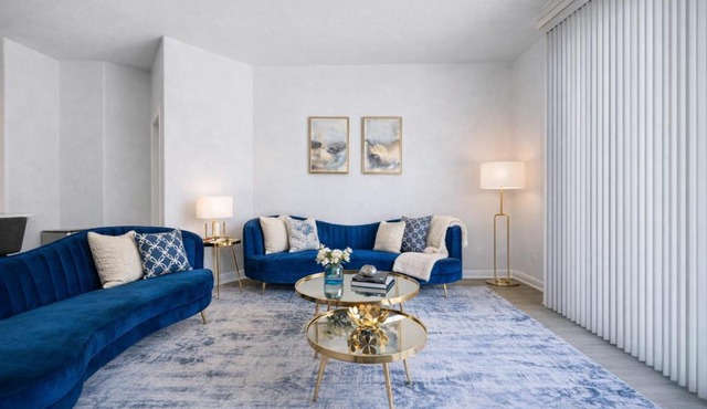 Venice Marina Pool and Spa Luxury Condo
