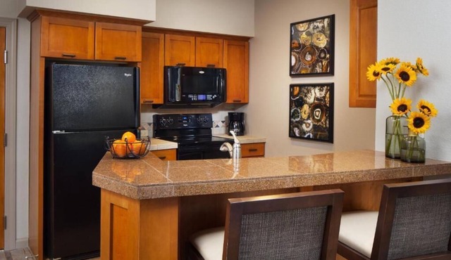 View the Fall foliage in this 1-bdrm villa w/kitch, sleeps 4 in lovely Avon, CO