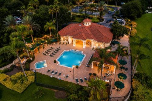 Villa Crystal Private Pool 6 Miles to Disney