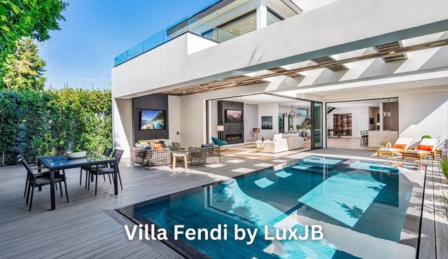 Villa Fendi By LuxJB 🏆 Family Friendly 🏆 Heated Pool & Jacuzzi