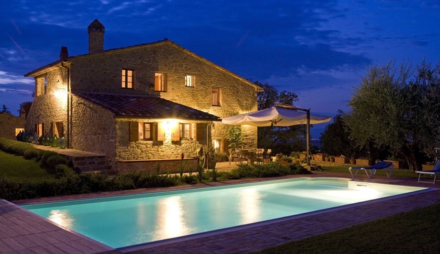 Villa for 10 people with swimming pool in a magnificent Tuscan estate
